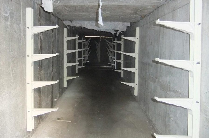 Cable auxiliary structure